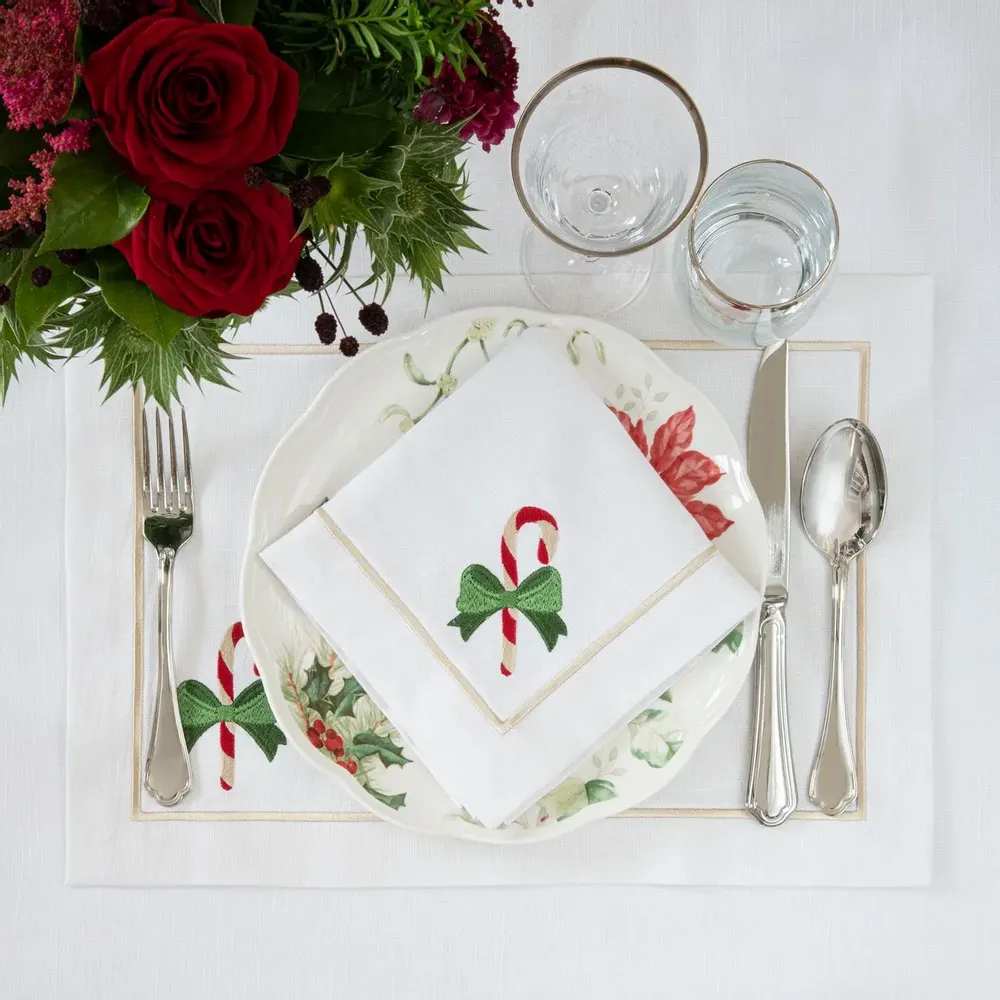 Christmas table settings - Joyful Christmas Panama Embroidered Napkins – Festive Story - ROSEBERRY HOME