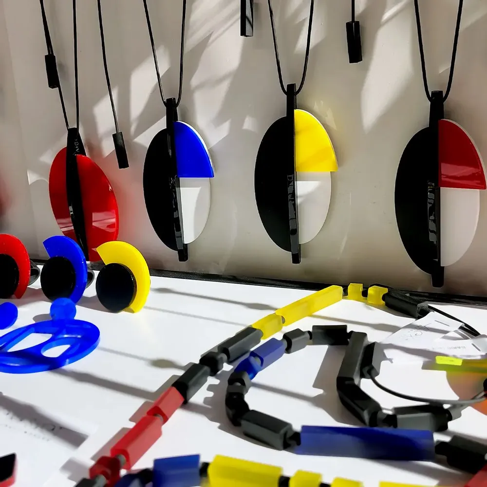 Bijoux - PRIMARY COLORS sélection des Musées - ALEX+SVET