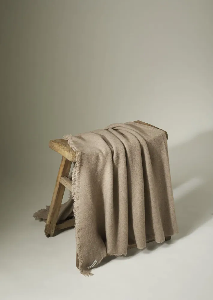 Plaids - COUVERTURE TIBÉTAINE EN CACHEMIRE ÉCOLOGIQUE NON TEINTÉE POUR BÉBÉ - MIRROR IN THE SKY CASHMERE