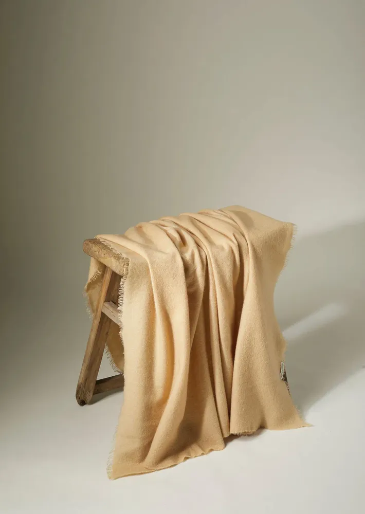 Homewear textile - HAND FELTED BLANKET MELANGE - MIRROR IN THE SKY CASHMERE