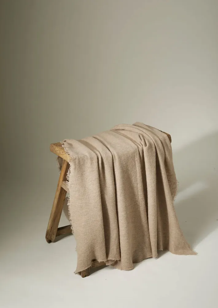 Homewear textile - HAND FELTED BLANKET MELANGE - MIRROR IN THE SKY CASHMERE