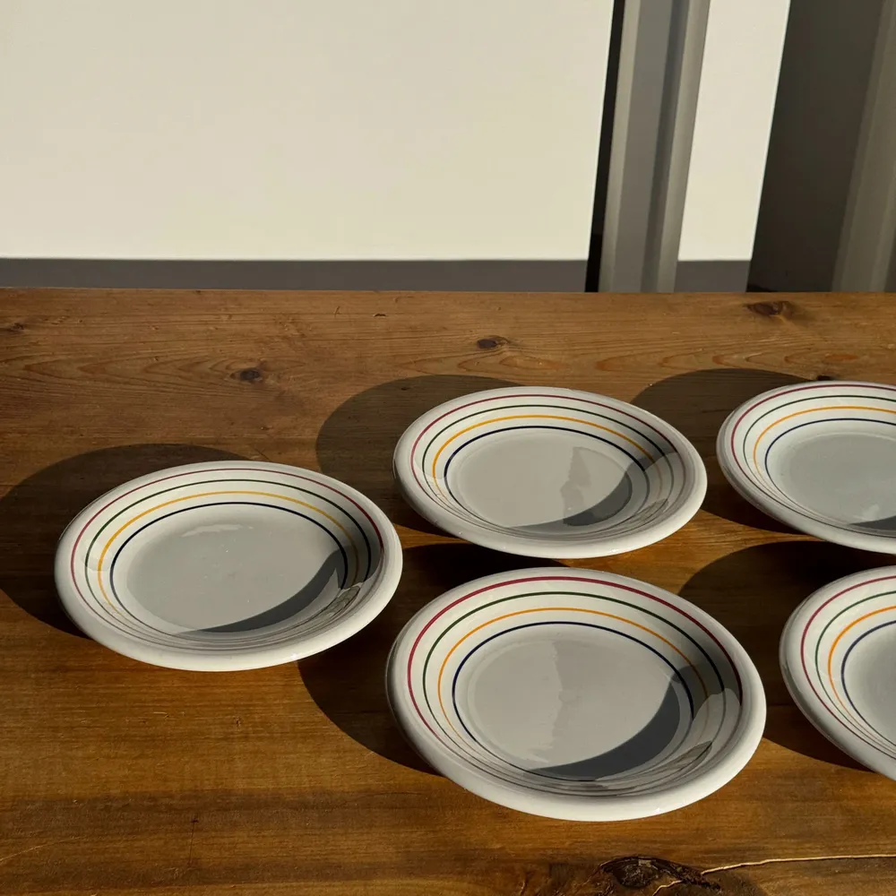 Everyday plates - Set of 9 small Italian dessert plates Primula with red border, v - OFFICE OBJETS
