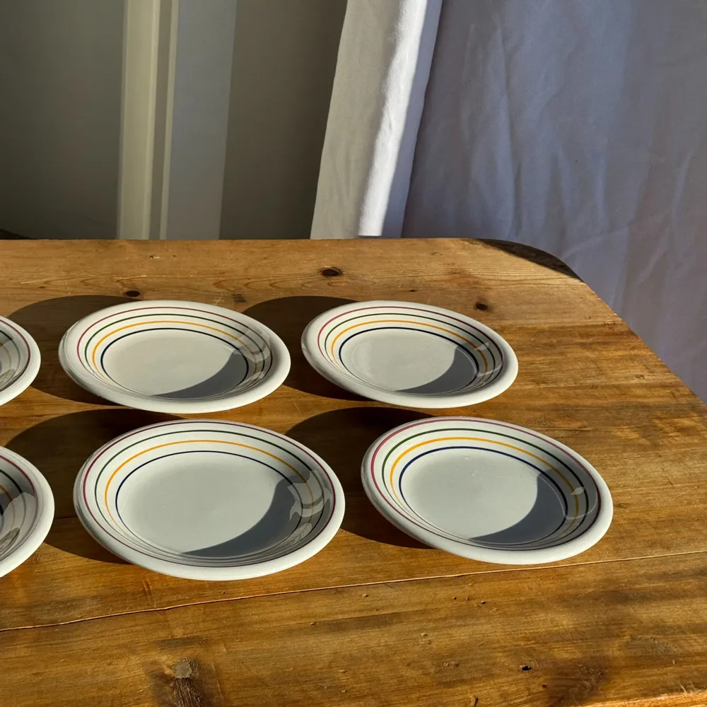 Everyday plates - Set of 9 small Italian dessert plates Primula with red border, v - OFFICE OBJETS