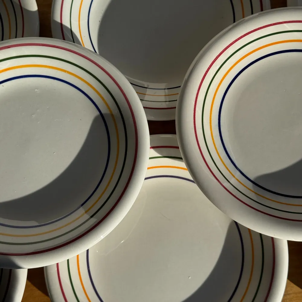 Everyday plates - Set of 9 small Italian dessert plates Primula with red border, v - OFFICE OBJETS