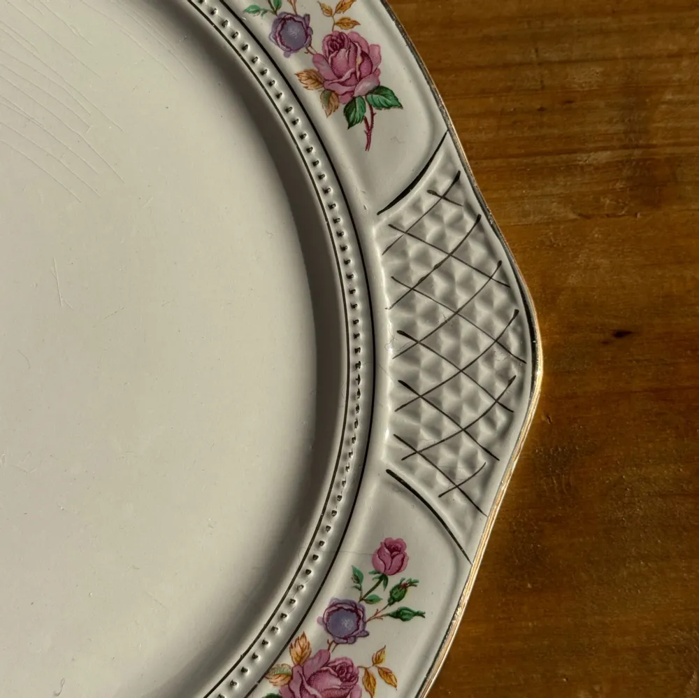 Platter and bowls - L'Amandinoise rose gold pie dish D30 - OFFICE OBJETS