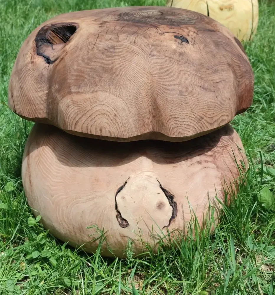 Pièces uniques - Champignons tabourets sculptés en bois - BOIS DE LION
