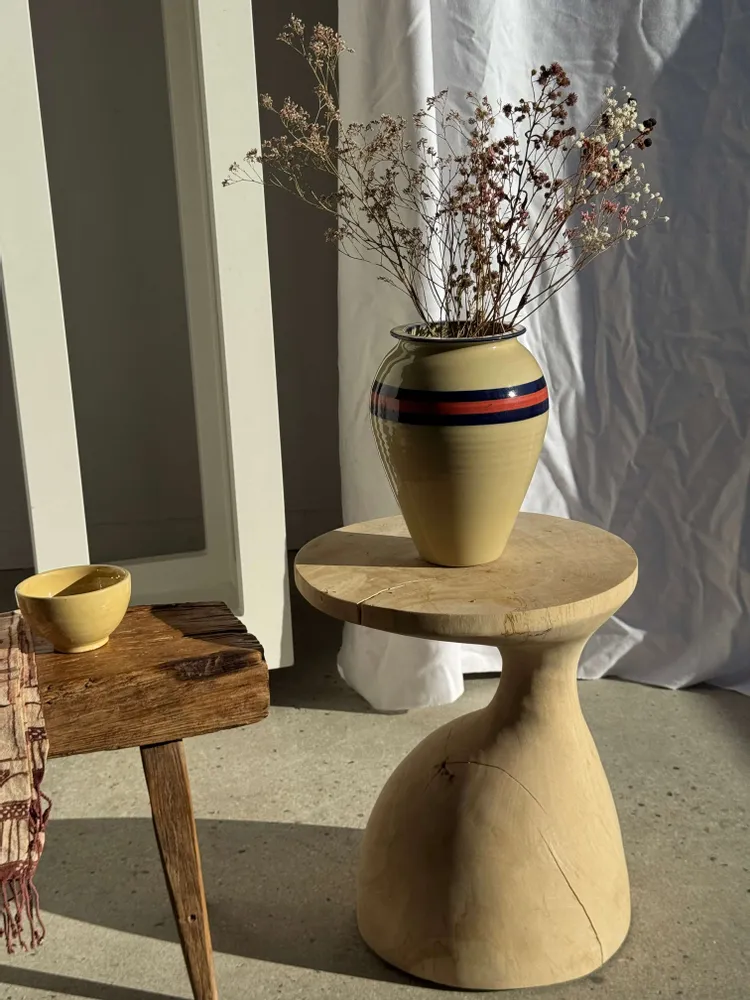 Vases - Large beige vase with blue and pink border H27 D21 - OFFICE OBJETS