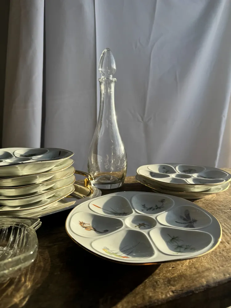 Assiettes de réception - Lot de 8 assiettes à huîtres ou à compartiment modèle aquatique Lourio - OFFICE OBJETS