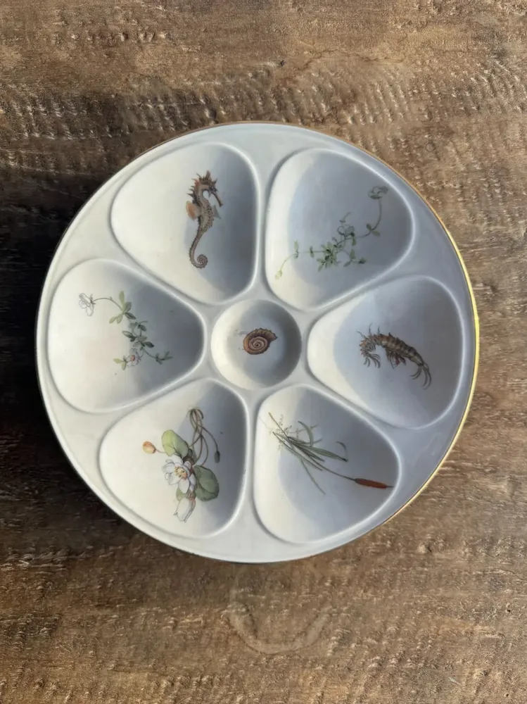 Assiettes de réception - Lot de 8 assiettes à huîtres ou à compartiment modèle aquatique Lourio - OFFICE OBJETS