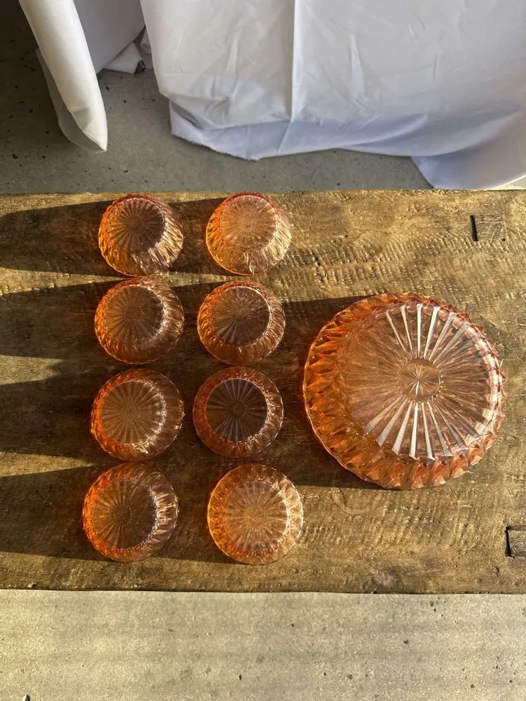 Plats et saladiers - Service en verre rose vintage composé d'un saladier et de 8 coupelles - OFFICE OBJETS