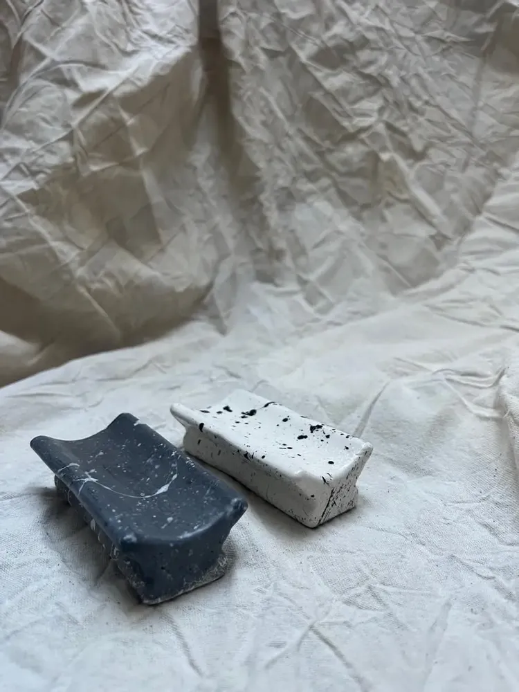 Couverts de service - Repose-couverts / repose-baguettes en céramique - OLU.T DESIGNS