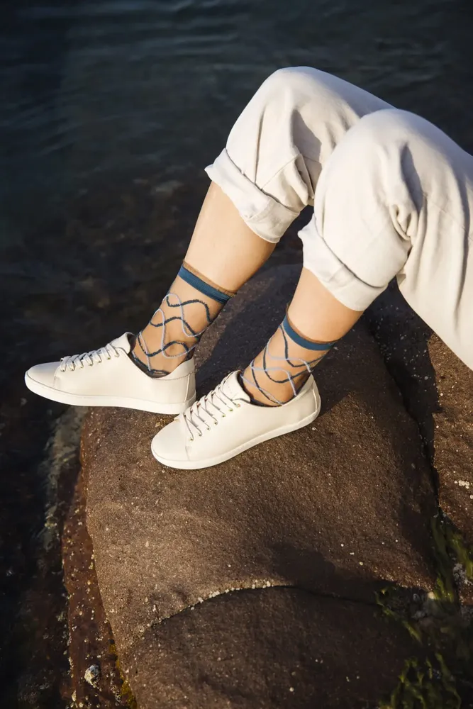 Gifts - Riflessi Bleue 36-38 : Women’s sheer socks with curves - ATELIER ST EUSTACHE