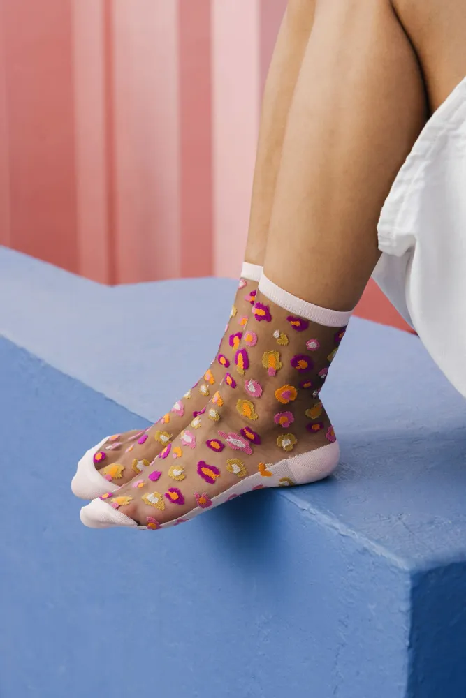 Cadeaux - Horseshoe Bend Crème 39-41 : Chaussettes transparentes léopard doré - ATELIER ST EUSTACHE