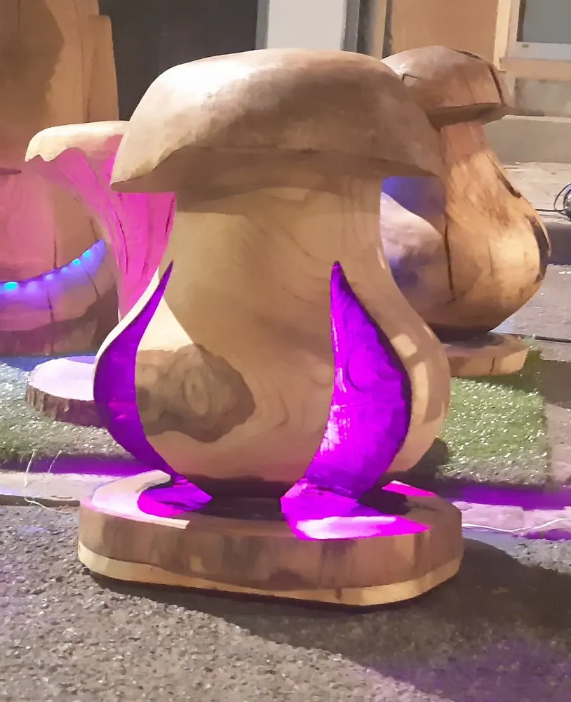 Pièces uniques - Cèpe lumineux tabouret sculpté en bois - BOIS DE LION