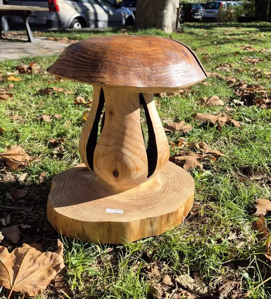 Pièces uniques - Cèpe lumineux tabouret sculpté en bois - BOIS DE LION