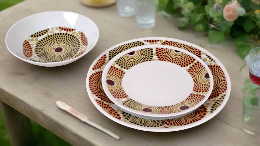 Gifts - Wax Brilliance: Set of 6 customizable French porcelain plates, unique Gammaphone design, handcrafted elegance - KEMI HOME ART