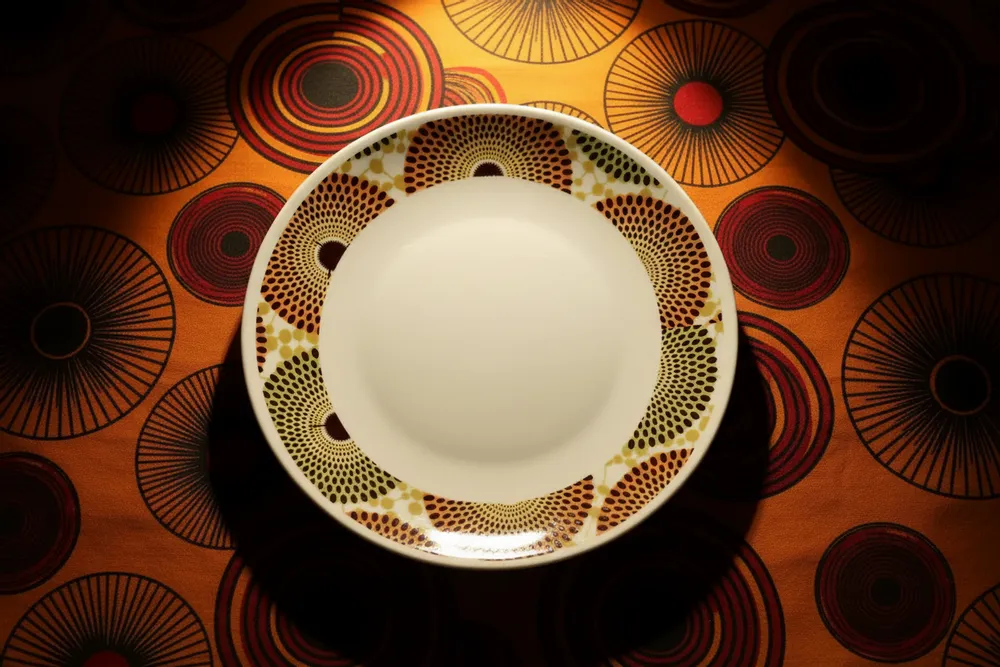 Gifts - Wax Brilliance: Set of 6 customizable French porcelain plates, unique Gammaphone design, handcrafted elegance - KEMI HOME ART