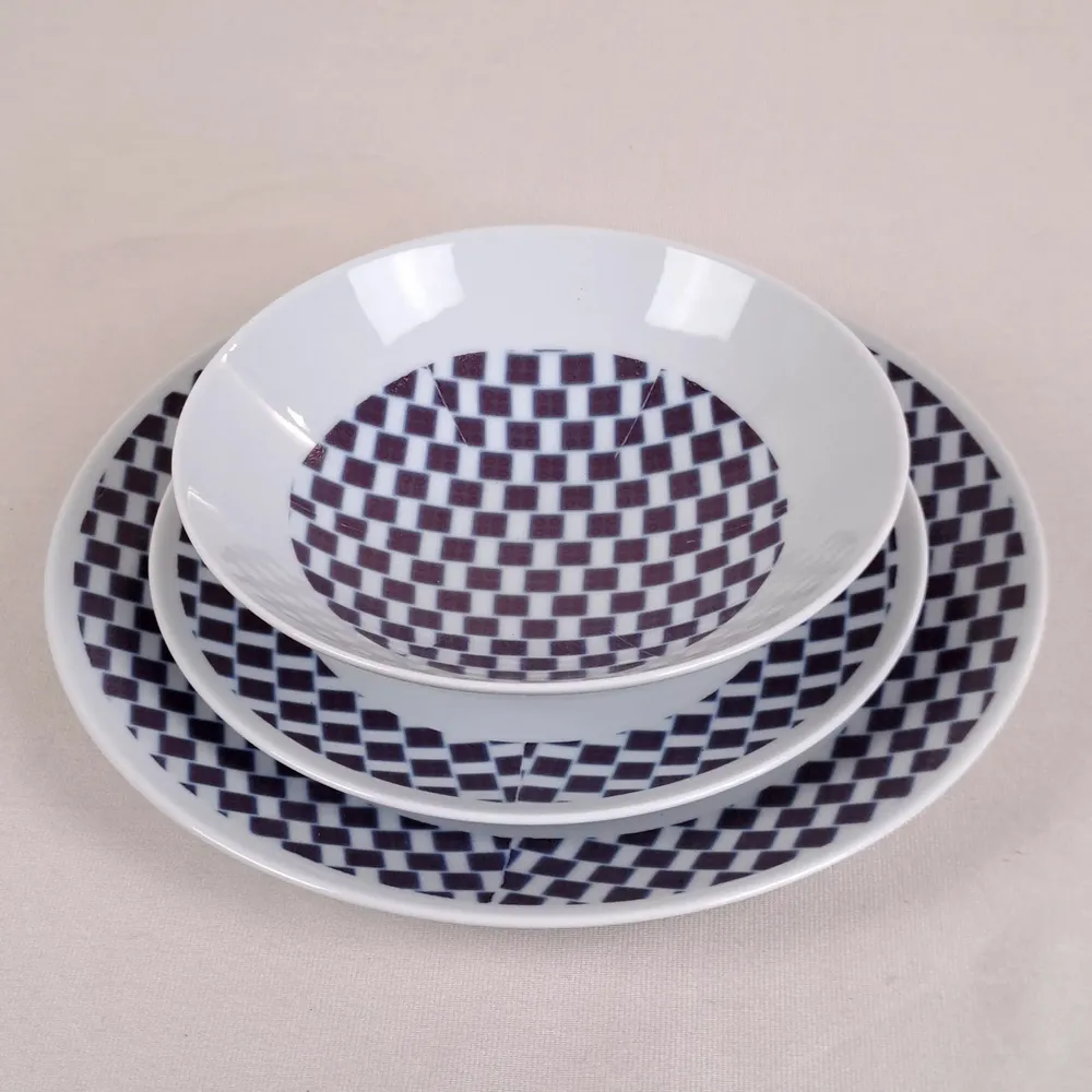 Cadeaux - Coffret d'assiettes en porcelaine personnalisables - Motif WAX Ludo Kouin, élégance africaine sur mesure pour vos repas - KEMI HOME ART