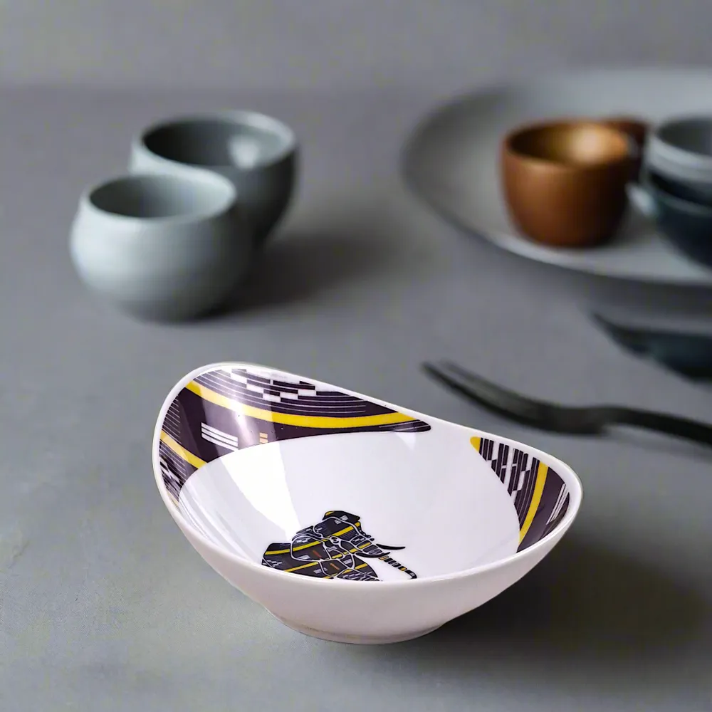 Gifts - Customizable Table Art Set: 6 Oval Fine Porcelain Plates with Baoulé Black & Yellow Motif, Inspired by Ivory Coast - KEMI HOME ART