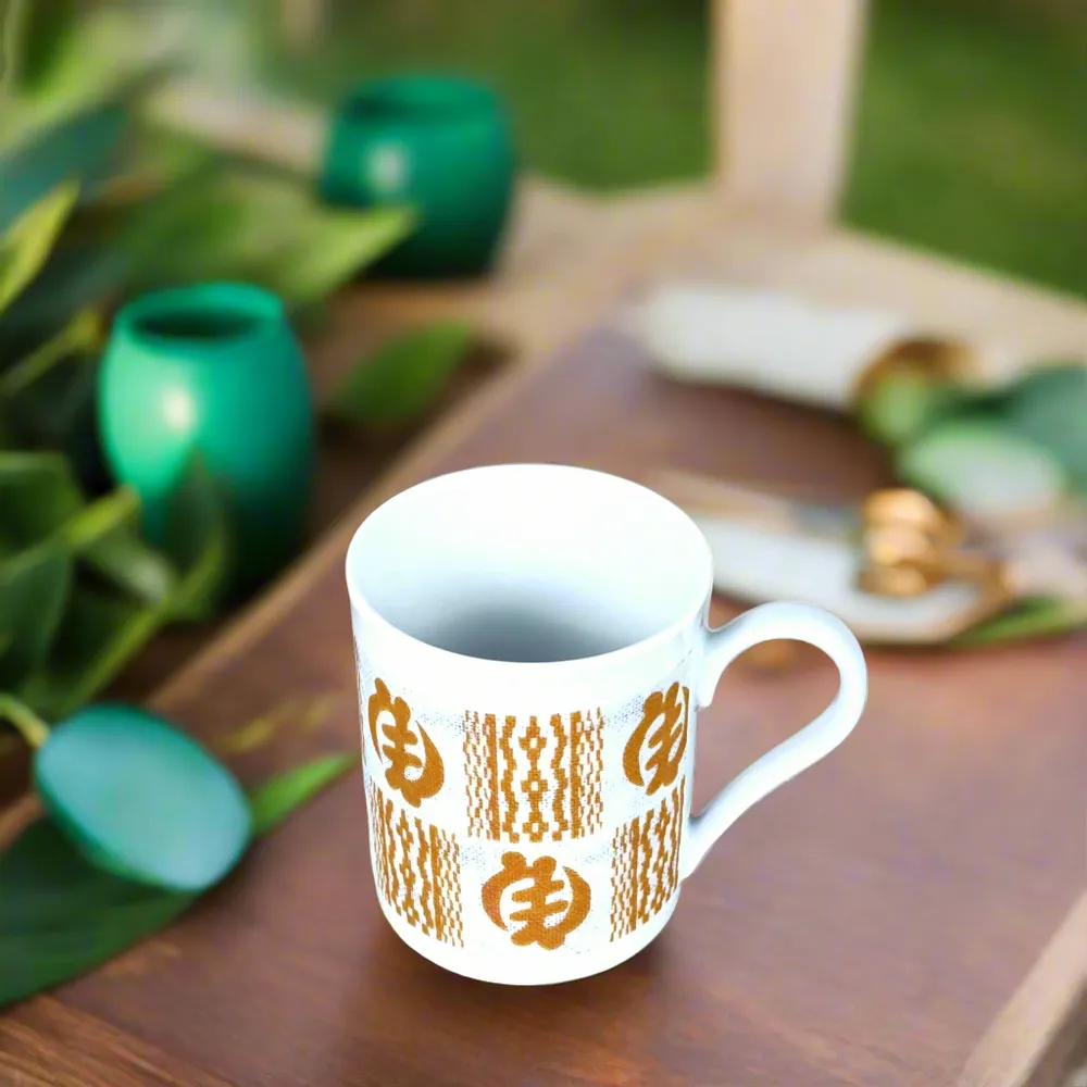 Cadeaux - Mug Adinkra Doré Personnalisable - Porcelaine Française Artisanale & Symboles Africains Uniques - KEMI HOME ART