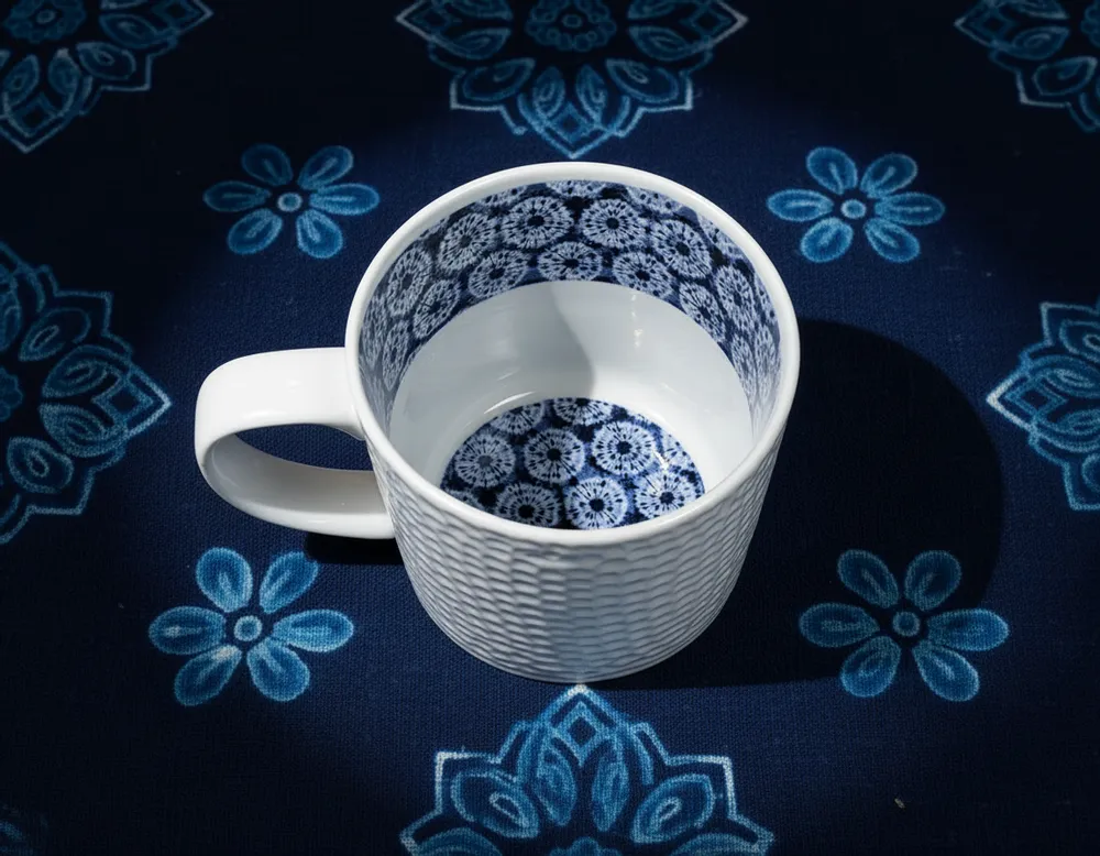 Cadeaux - Mug Indigo Personnalisable : Porcelaine Française aux Motifs Solaires Africains, Créations Uniques et Sur Mesure - KEMI HOME ART