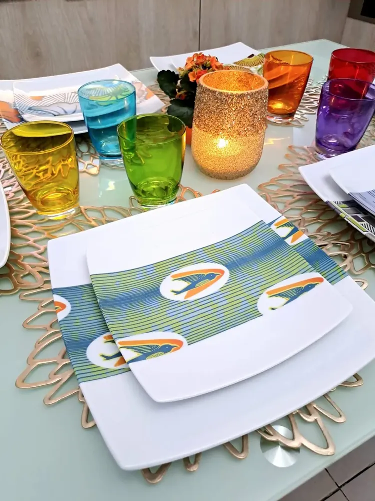 Gifts - WAX Sparkle: Set of 12 Customizable Square Plates in Fine Porcelain, Swallow Motif - French Handcrafted Made-to-Order - KEMI HOME ART