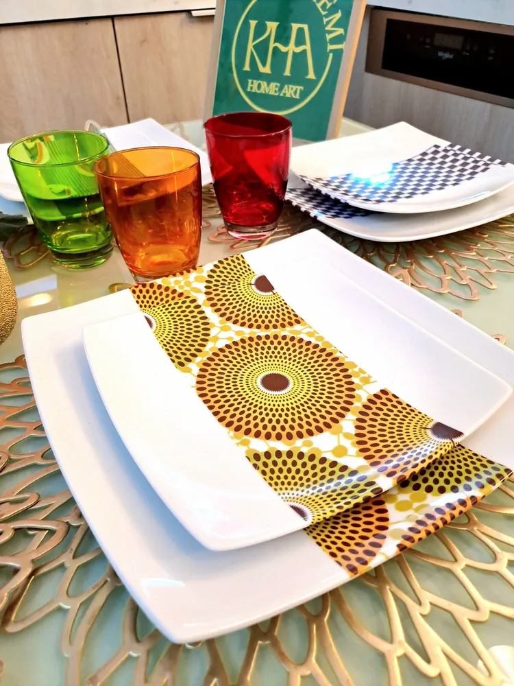 Cadeaux - Édition Limitée : Coffret d'Assiettes en Porcelaine Personnalisables au Motif Gammaphone - L'Art du Son à Votre Table - KEMI HOME ART