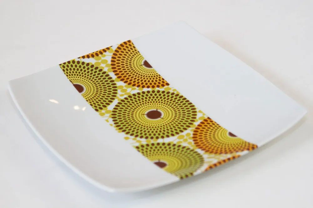 Cadeaux - Édition Limitée : Coffret d'Assiettes en Porcelaine Personnalisables au Motif Gammaphone - L'Art du Son à Votre Table - KEMI HOME ART