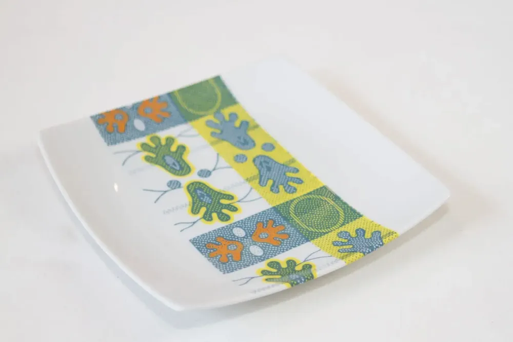 Gifts - Customizable Square Porcelain Plate Set - African WAX 'Ton Pied Mon Pied' Pattern - Elegance and Unity for Your Table - KEMI HOME ART
