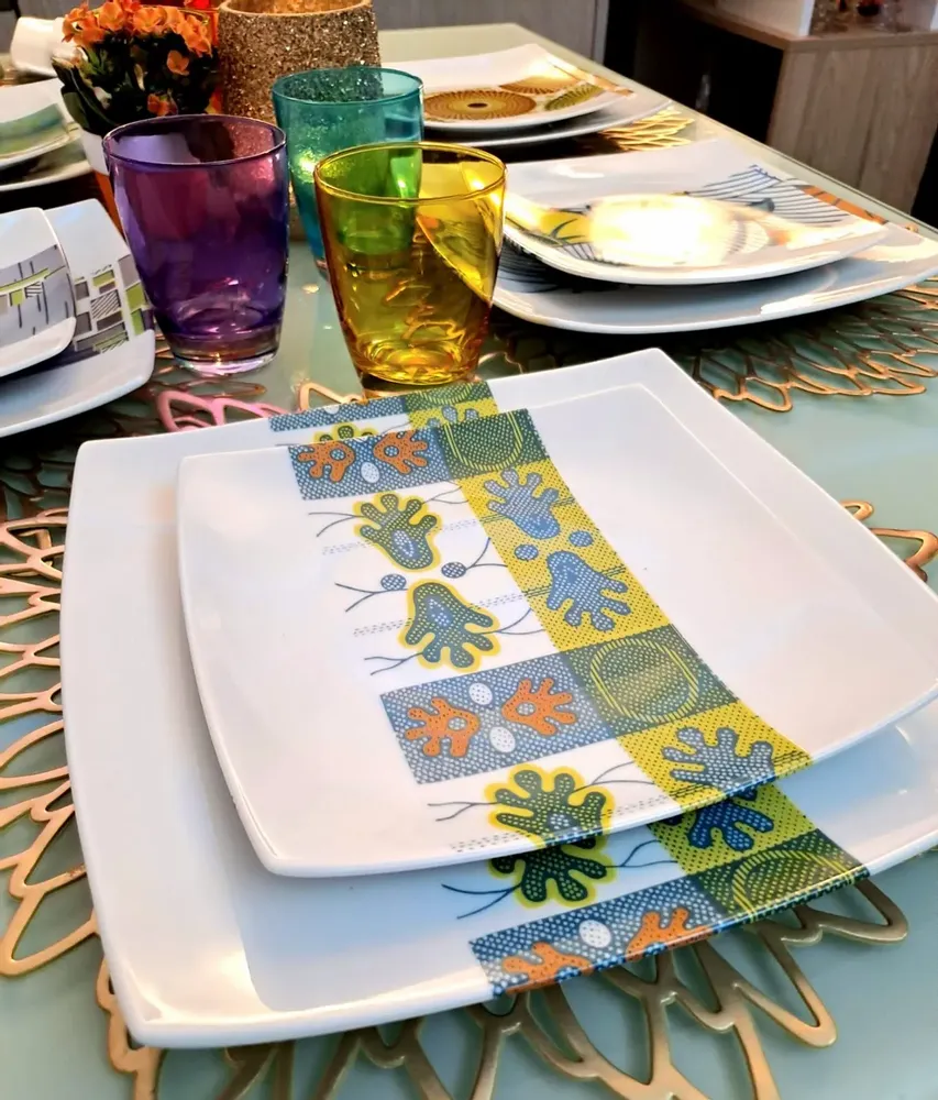 Gifts - Customizable Square Porcelain Plate Set - African WAX 'Ton Pied Mon Pied' Pattern - Elegance and Unity for Your Table - KEMI HOME ART