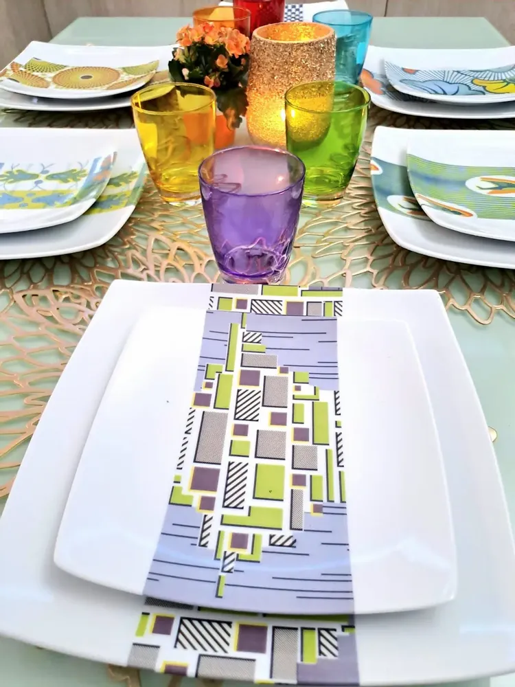 Gifts - Prestige Edition: Set of 12 Customizable Square Porcelain Plates - Unique WAX Billionaire Pattern - KEMI HOME ART