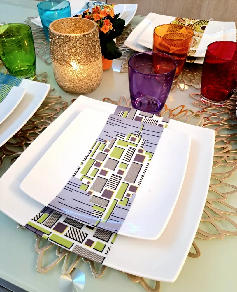 Gifts - Prestige Edition: Set of 12 Customizable Square Porcelain Plates - Unique WAX Billionaire Pattern - KEMI HOME ART