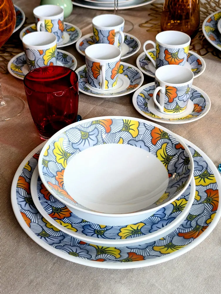 Gifts - Customizable Porcelain Plate Set - Wedding Flowers & Elegant Rings Motif - Unique Piece for Celebrations - KEMI HOME ART