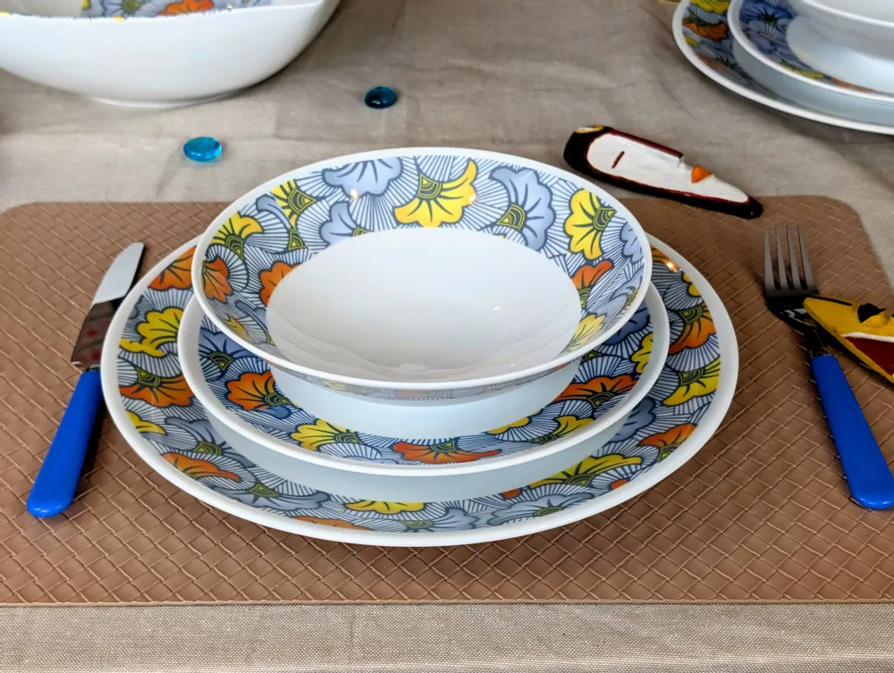 Gifts - Customizable Porcelain Plate Set - Wedding Flowers & Elegant Rings Motif - Unique Piece for Celebrations - KEMI HOME ART