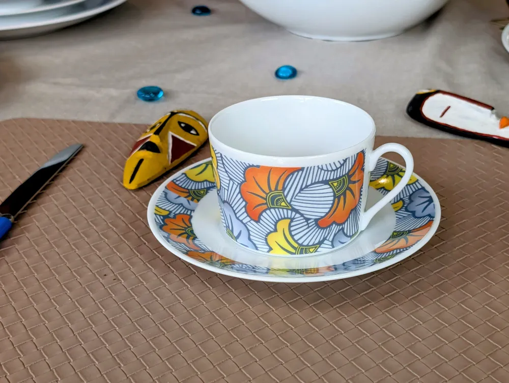 Gifts - Lovers' Tea Set: Customizable Porcelain Cup & Saucer - Exclusive 'Wedding Flowers' Wax Pattern - KEMI HOME ART