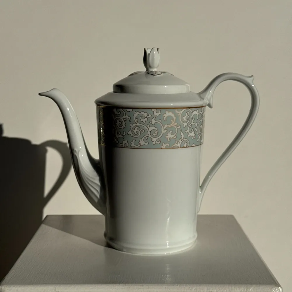 Tea and coffee accessories - Porcelain teapot from Bavaria Germany blue border - OFFICE OBJETS