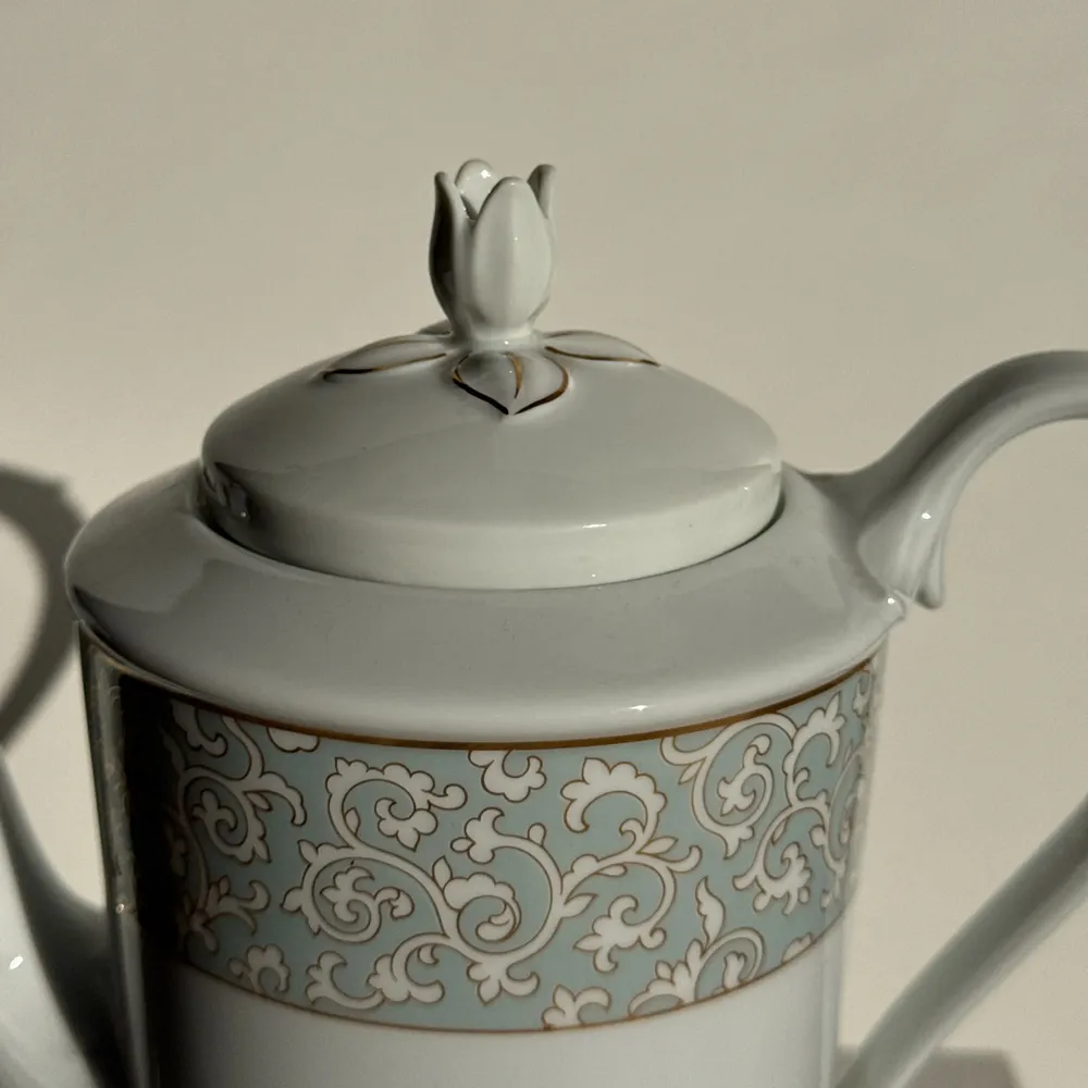 Tea and coffee accessories - Porcelain teapot from Bavaria Germany blue border - OFFICE OBJETS