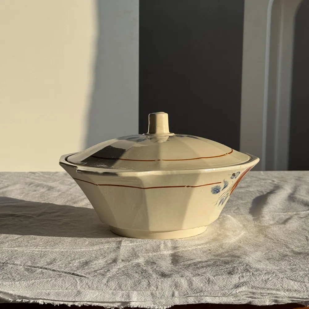 Platter and bowls - Sarreguemines tureen with antique lid with rose pattern D33 H28 - OFFICE OBJETS