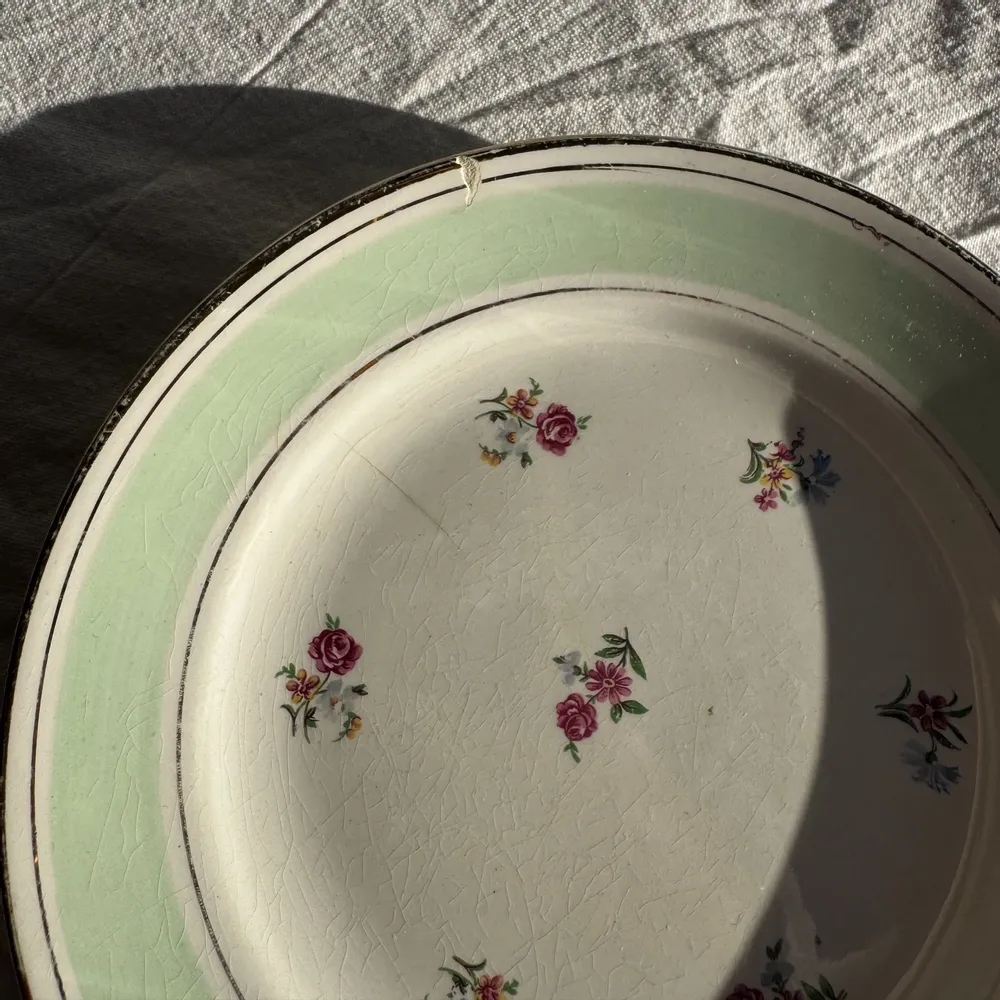 Formal plates - Set of 7 small turquoise dessert plates with gold border L'amandino - OFFICE OBJETS