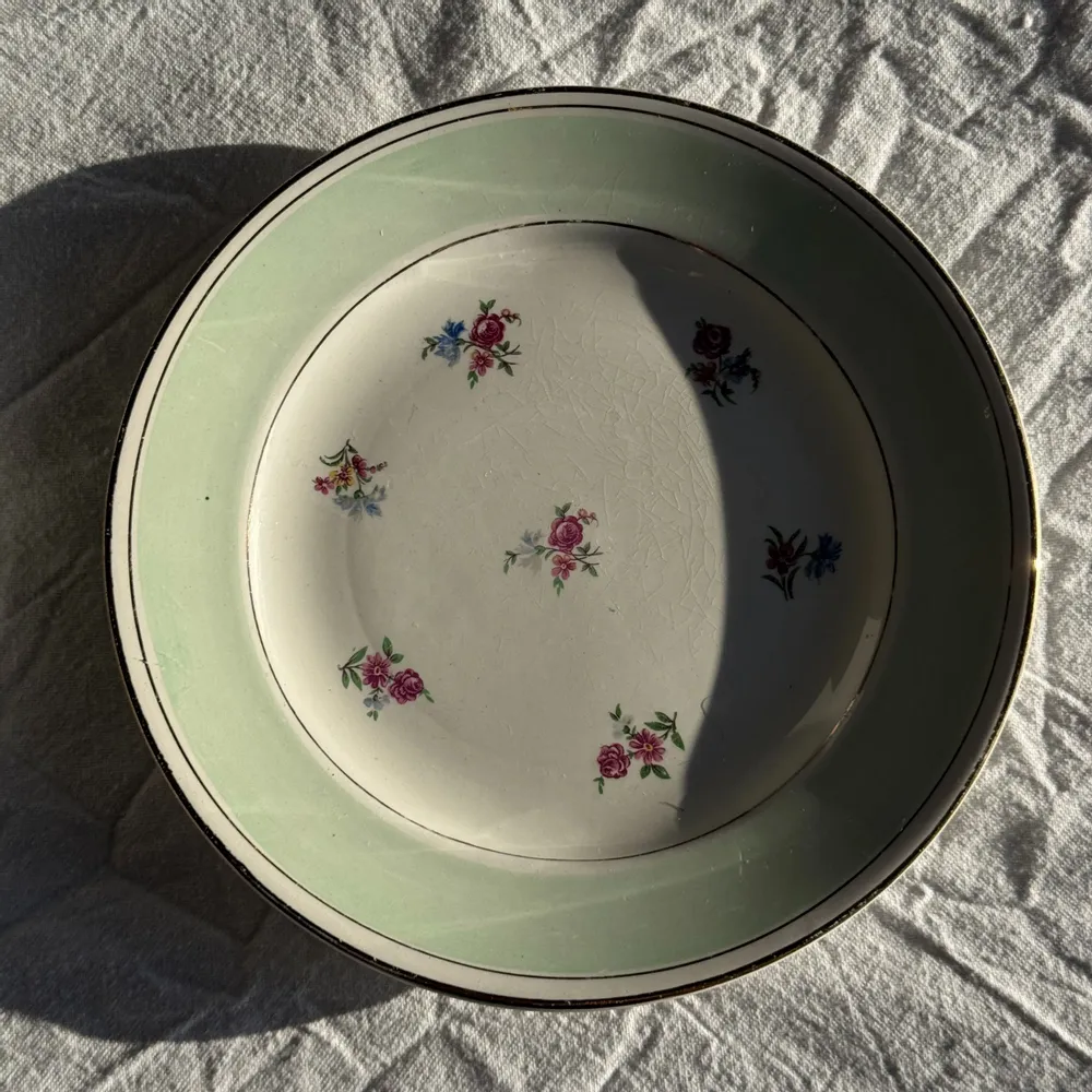 Formal plates - Set of 7 small turquoise dessert plates with gold border L'amandino - OFFICE OBJETS