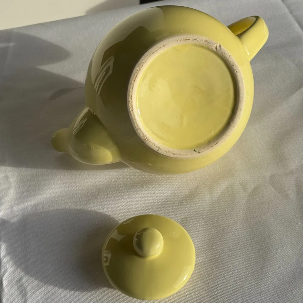 Tea and coffee accessories - Vintage yellow teapot ball H15.5cm D9cm - OFFICE OBJETS