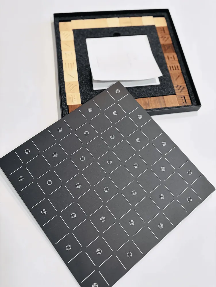 Objets design - Dames - SHALL WE PLAY A GAME?