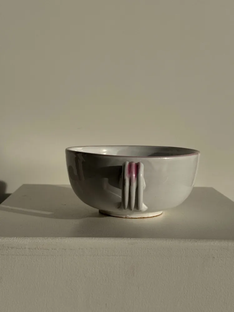 Tasses et mugs - Grande tasse en faïence à liseré rose et motif de fleurs rose H7 D15 - OFFICE OBJETS