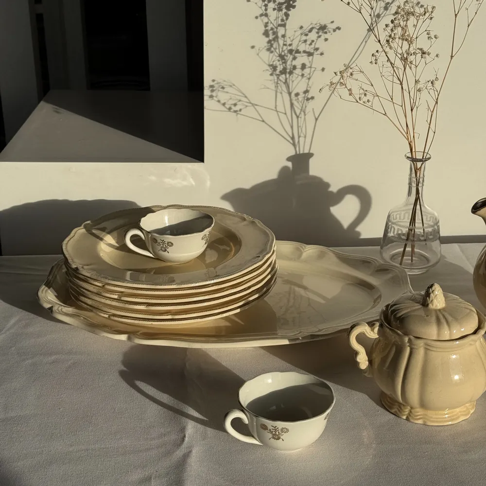 Assiettes de réception - Lot de 6 assiettes crème en faïence Longchamp D25 - OFFICE OBJETS