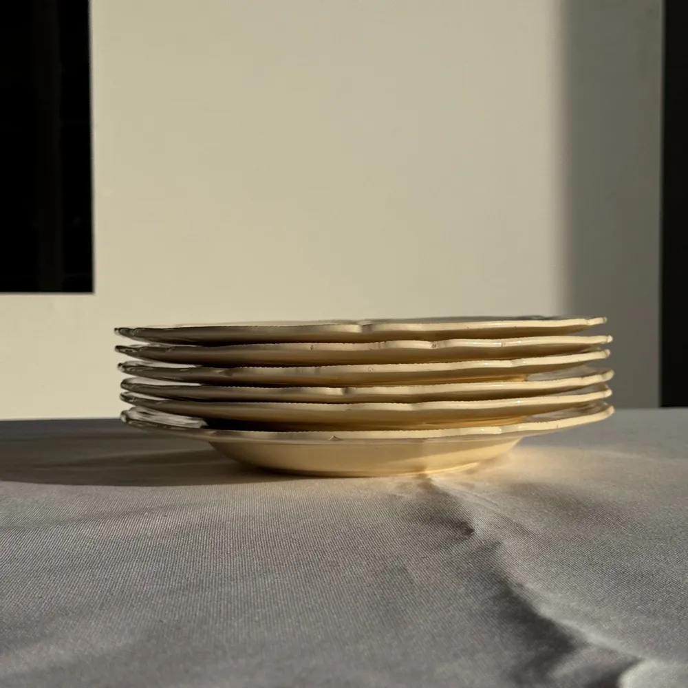 Assiettes de réception - Lot de 6 assiettes crème en faïence Longchamp D25 - OFFICE OBJETS