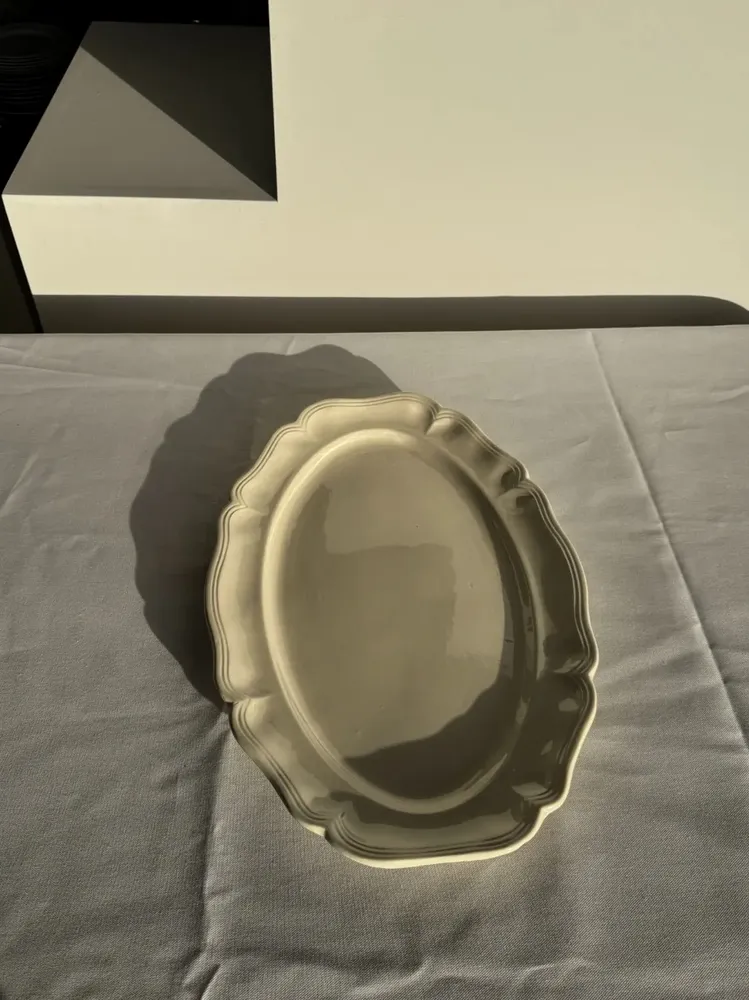 Platter and bowls - Large oval dish in cream earthenware Sarreguemines France L44 - OFFICE OBJETS