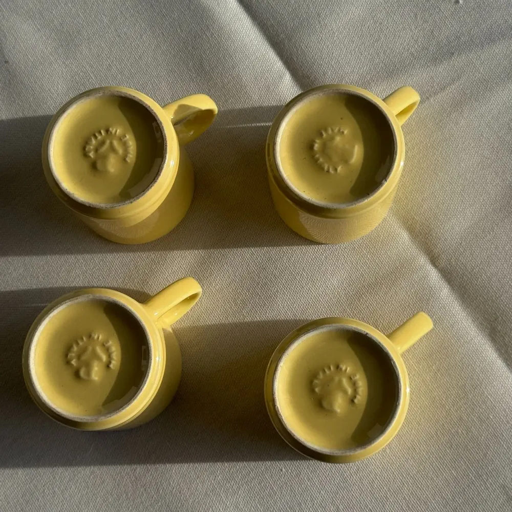 Mugs - Set of 4 Italian espresso cups and vintage yellow saucers - OFFICE OBJETS