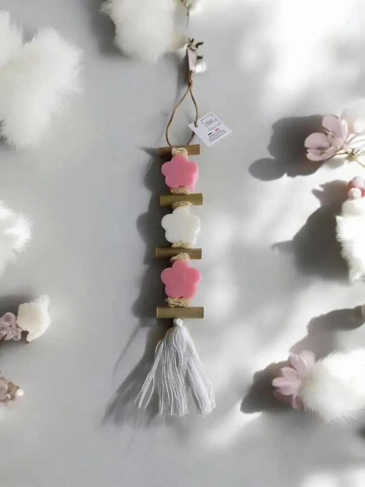 Savons - Tresse 1 Savon Fleur Rose 1 Savon Fleur Bergamote 1 Savon Fleur Rose - FABRIQUE LOMAELLE