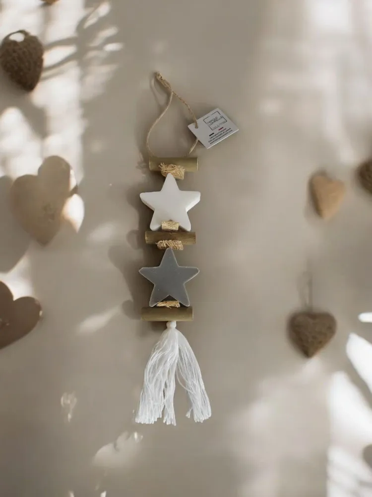 Savons - Tresse 1 Savon Etoile Blanche et 1 Savon Etoile Grise - FABRIQUE LOMAELLE