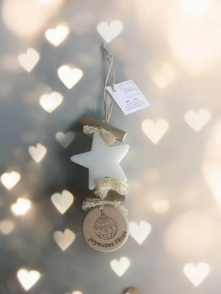 Soaps - Braided 1 White Star Bergamot Soap with Engraved Wooden Round "Christmas Ball" - FABRIQUE LOMAELLE